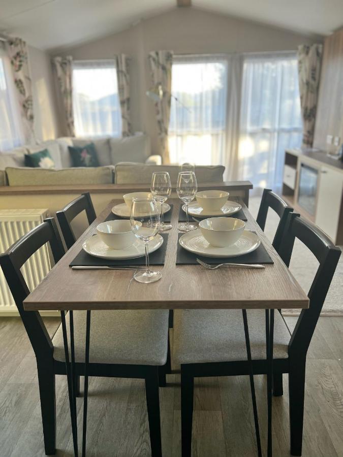 Silver Birch Lodge 阿维莫尔 外观 照片