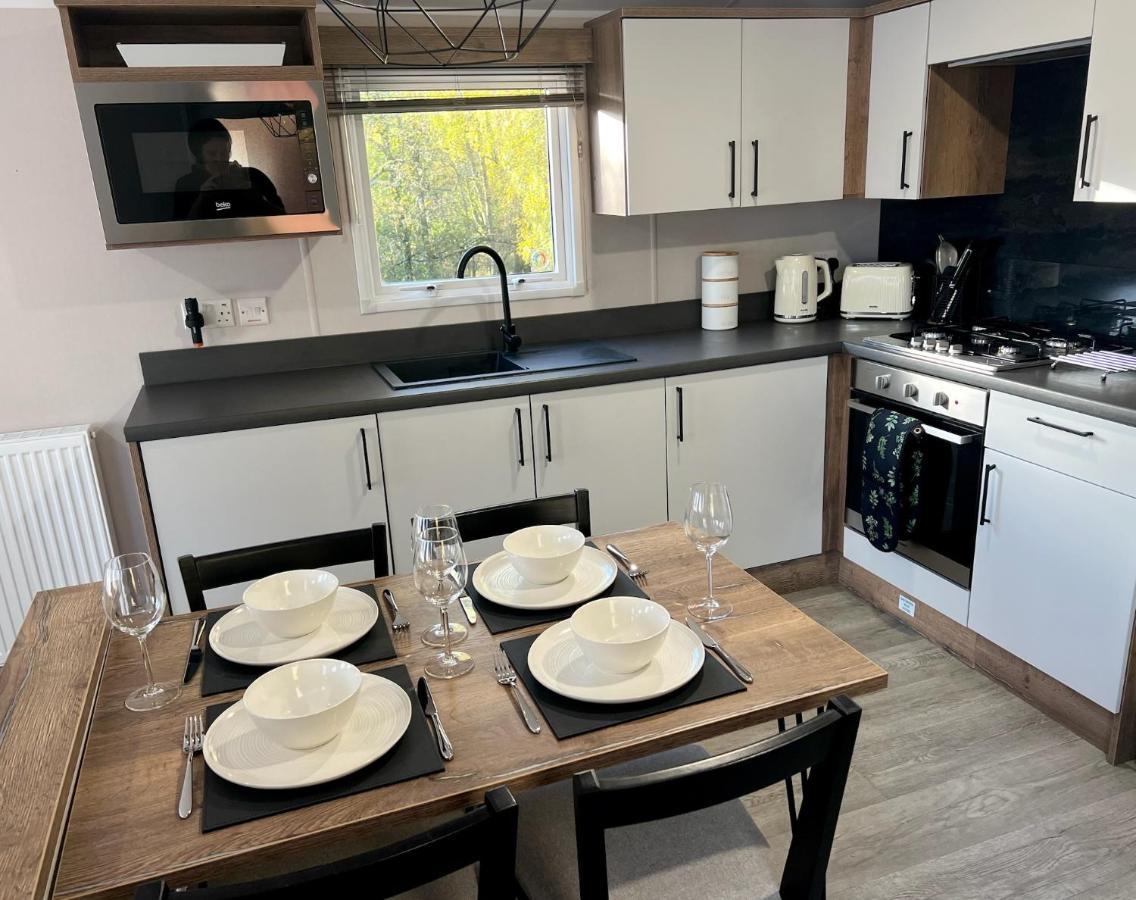 Silver Birch Lodge 阿维莫尔 外观 照片
